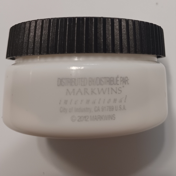 4/$30 Nail Buffing Cream - Picture 2 of 7